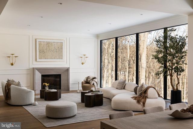 8634 OVERLOOK RD, Mclean, VA 22102