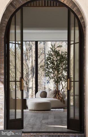 8634 OVERLOOK RD, Mclean, VA 22102