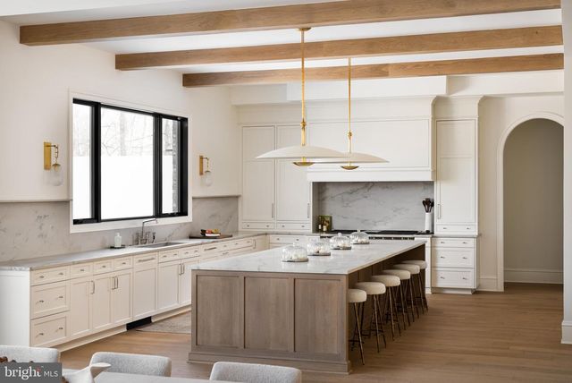 8634 OVERLOOK RD, Mclean, VA 22102