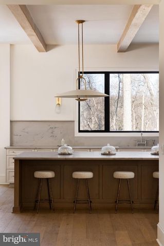 8634 OVERLOOK RD, Mclean, VA 22102