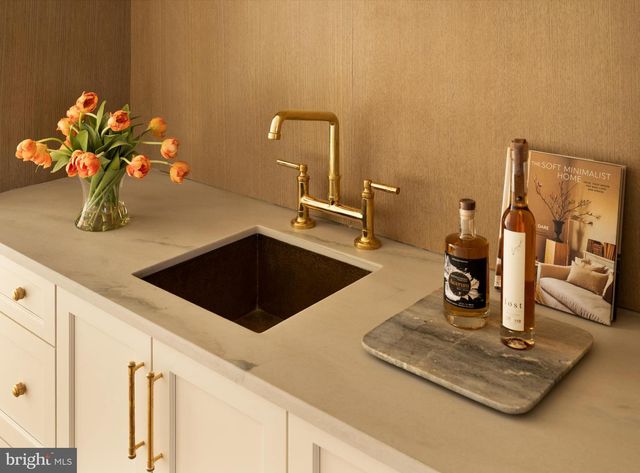 8634 OVERLOOK RD, Mclean, VA 22102