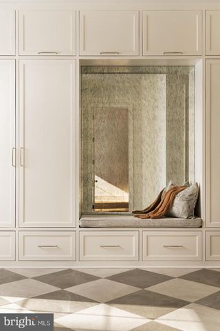 8634 OVERLOOK RD, Mclean, VA 22102