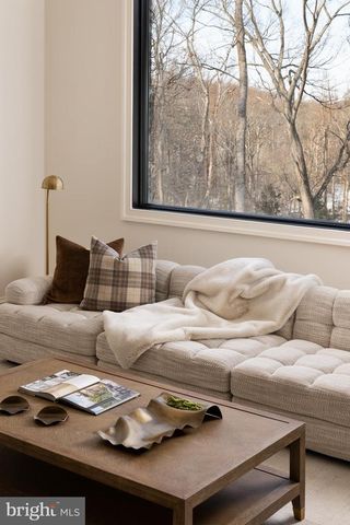 8634 OVERLOOK RD, Mclean, VA 22102