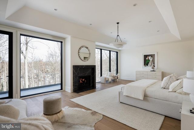 8634 OVERLOOK RD, Mclean, VA 22102