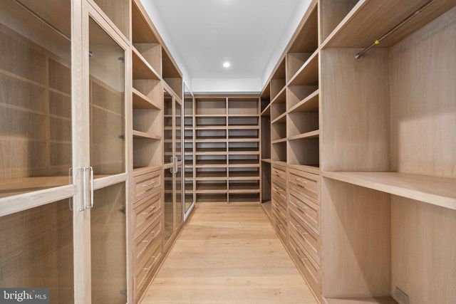 8634 OVERLOOK RD, Mclean, VA 22102