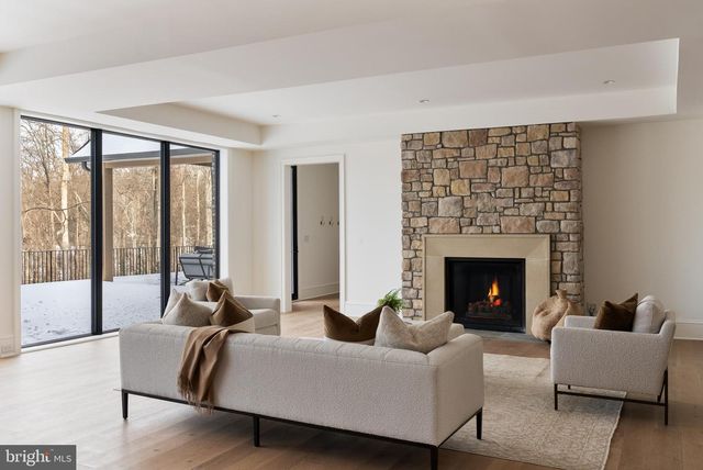 8634 OVERLOOK RD, Mclean, VA 22102