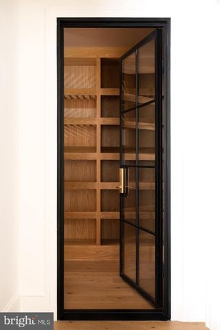 8634 OVERLOOK RD, Mclean, VA 22102