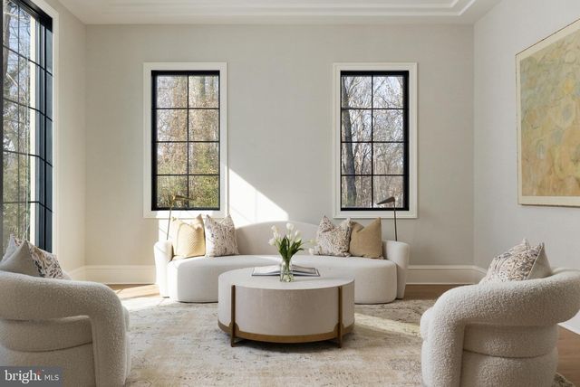 8634 OVERLOOK RD, Mclean, VA 22102