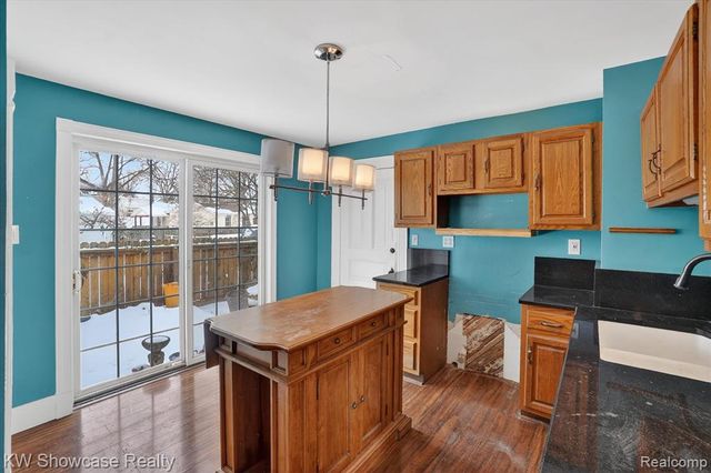 733 N Walnut Street, Lansing, MI 48906