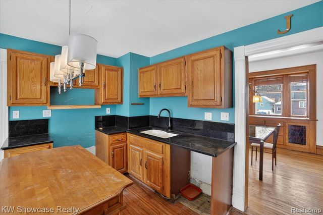 733 N Walnut Street, Lansing, MI 48906