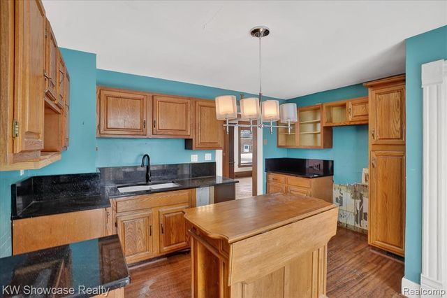 733 N Walnut Street, Lansing, MI 48906