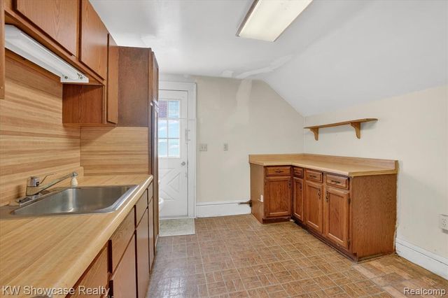 733 N Walnut Street, Lansing, MI 48906