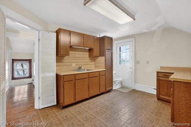 733 N Walnut Street, Lansing, MI 48906