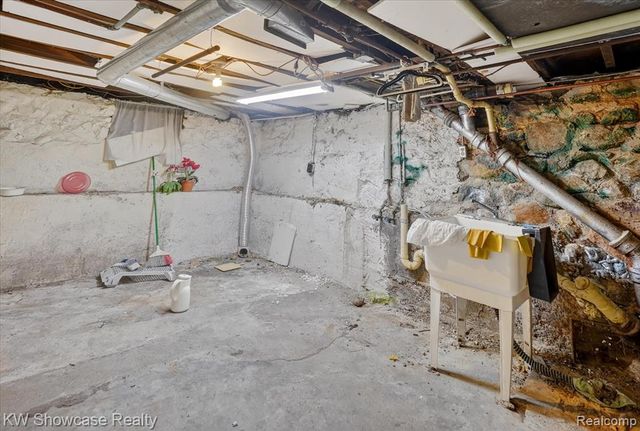 733 N Walnut Street, Lansing, MI 48906