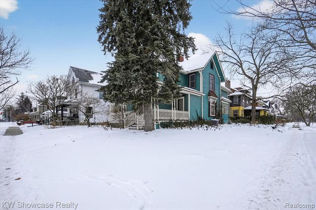 733 N Walnut Street, Lansing, MI 48906