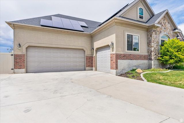 316 E AZURE CIR, Draper, UT 84020