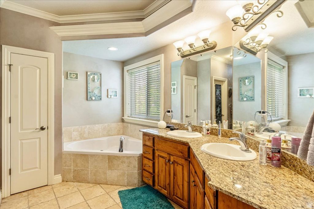 Image 22 of property listing at 316 E AZURE CIR, Draper, UT 84020