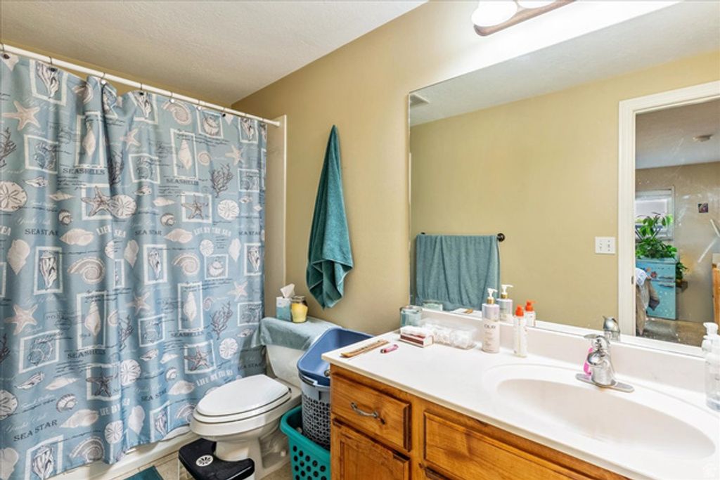 Image 33 of property listing at 316 E AZURE CIR, Draper, UT 84020