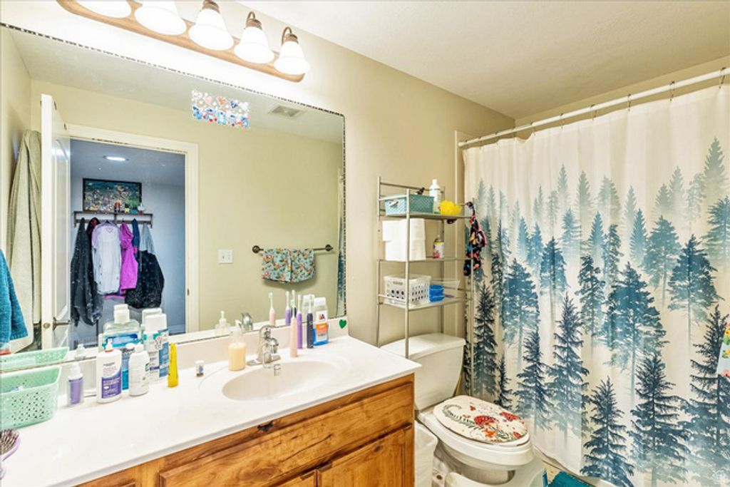 Image 38 of property listing at 316 E AZURE CIR, Draper, UT 84020