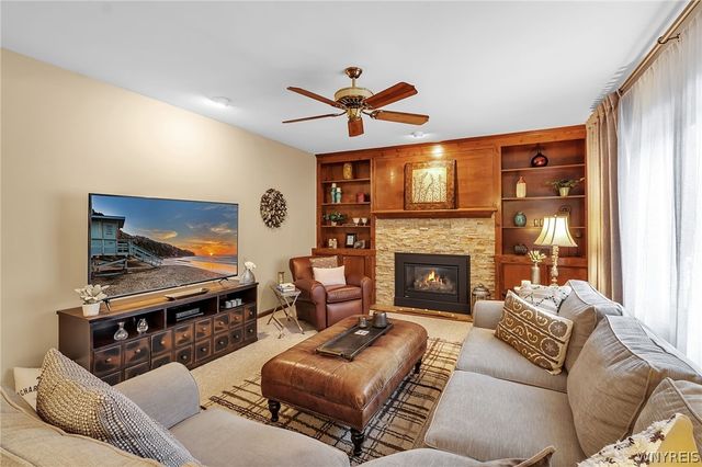 185 Independence Drive, Orchard Park, NY 14127