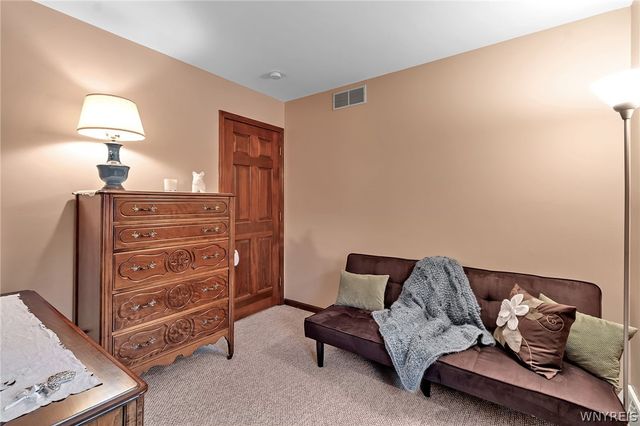 185 Independence Drive, Orchard Park, NY 14127