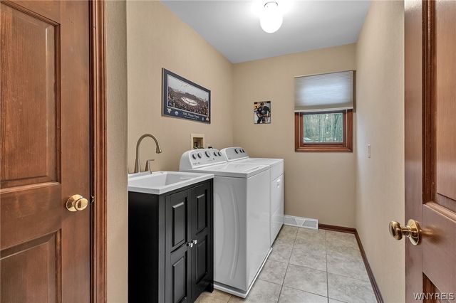 185 Independence Drive, Orchard Park, NY 14127