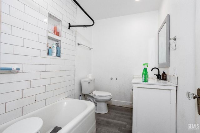 607 T Street, Bakersfield, CA 93304