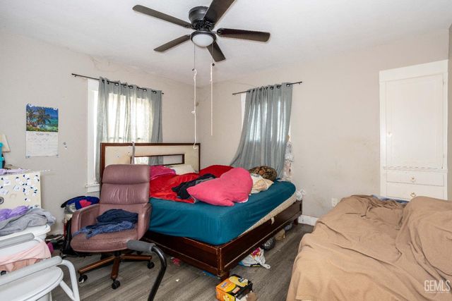 607 T Street, Bakersfield, CA 93304