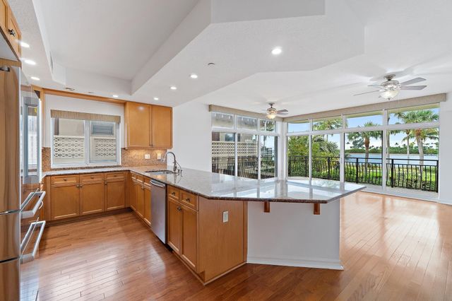 314 Inlet Way 101, Palm Beach Shores, FL 33404