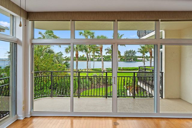 314 Inlet Way 101, Palm Beach Shores, FL 33404