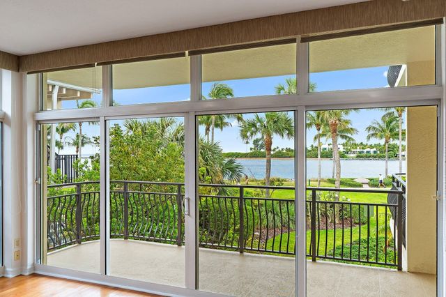 314 Inlet Way 101, Palm Beach Shores, FL 33404