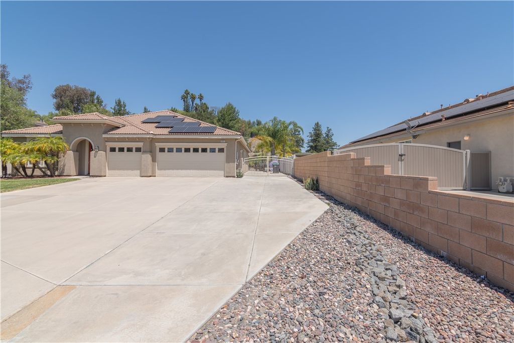 Image 4 of property listing at 36951 Pebley Court, Winchester, CA 92596
