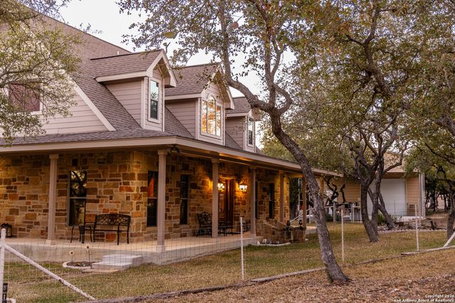488 Phillip, Pipe Creek, TX 78063