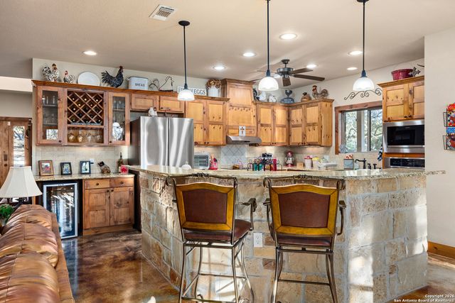 488 Phillip, Pipe Creek, TX 78063