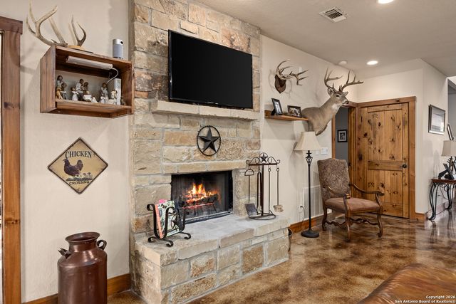 488 Phillip, Pipe Creek, TX 78063