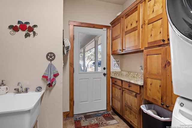 488 Phillip, Pipe Creek, TX 78063