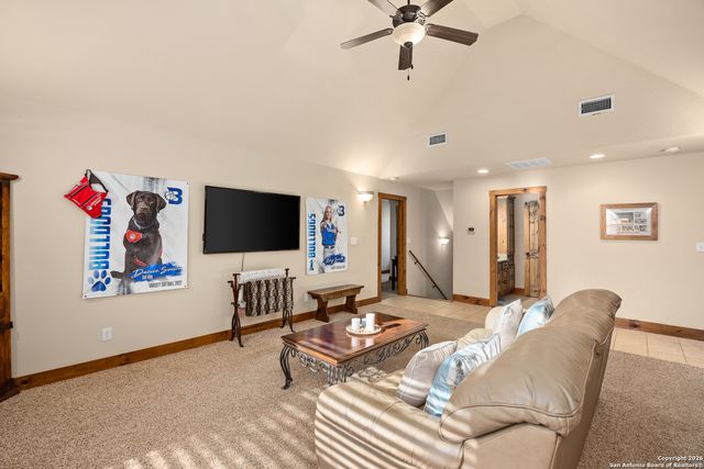 488 Phillip, Pipe Creek, TX 78063