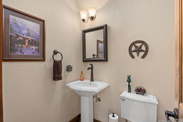 488 Phillip, Pipe Creek, TX 78063