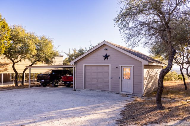 488 Phillip, Pipe Creek, TX 78063