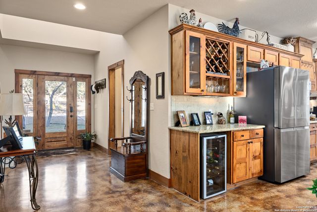 488 Phillip, Pipe Creek, TX 78063