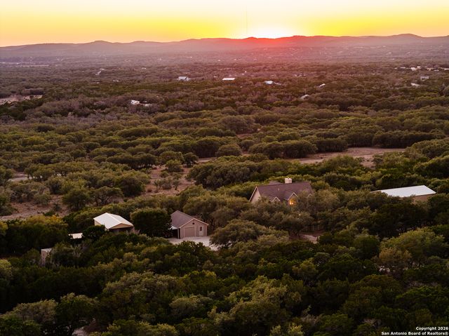 488 Phillip, Pipe Creek, TX 78063