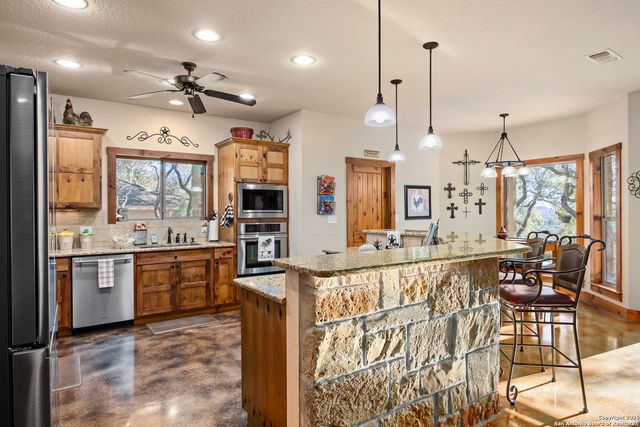 488 Phillip, Pipe Creek, TX 78063