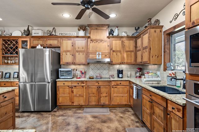 488 Phillip, Pipe Creek, TX 78063