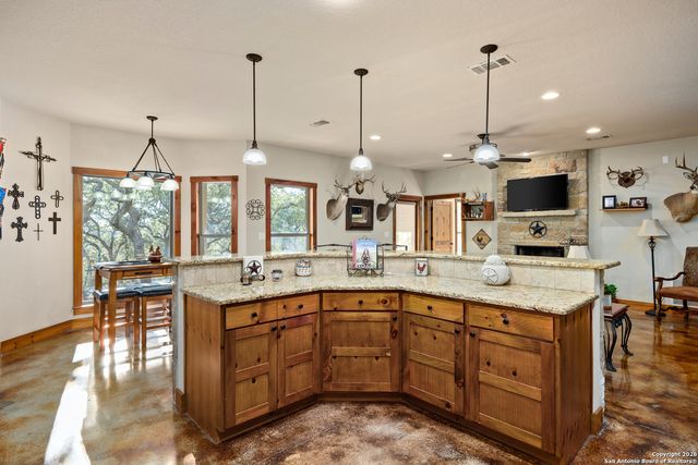 488 Phillip, Pipe Creek, TX 78063