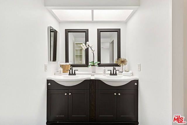 13226 Admiral Avenue N, Los Angeles, CA 90292