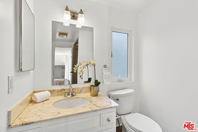 13226 Admiral Avenue N, Los Angeles, CA 90292