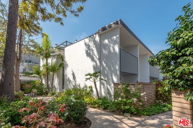 13226 Admiral Avenue N, Los Angeles, CA 90292