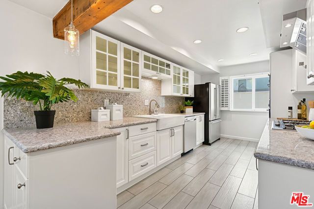13226 Admiral Avenue N, Los Angeles, CA 90292