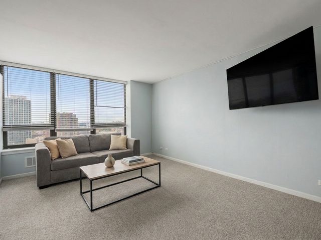 3930 N Pine Grove Avenue 1506, Chicago, IL 60613