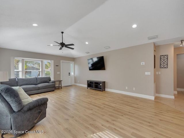 3446 1st Street, Vero Beach, FL 32968